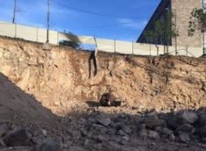 «GAZ-69»-ը 10 մետր բարձրությունից ընկնելով հայտնվել է Տերյան փողոցին հարակից շինարարական հրապարակում