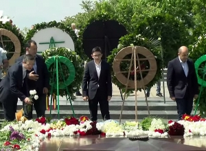 ԼՀԿ-ն ծաղիկներ խոնարհեց Անմար կրակի մոտ