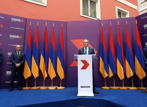 Քոչարյանը պարզաբանում է, թե ինչու դաշինք կազմեց ՀՅԴ և «Վերածնվող Հայաստան» կուսակցությունների հետ