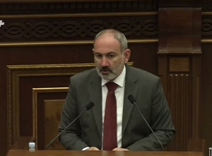 Непонятно, почему  вы задаёте вопрос, если у вас есть формулировка ответа: Пашинян – Софье Овсепян