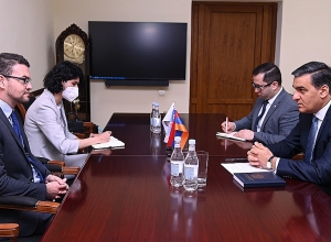 Պաշտպանը հանդիպել է ՀՀ-ում Մեծ Բրիտանիայի եւ Հյուսիսային Իռլանդիայի ՄԹ դեսպանին