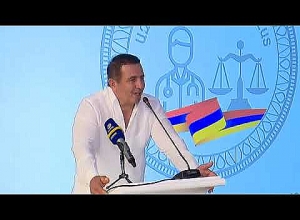 Гагик Царукян встретился с медперсоналом Национальной медицинской палаты