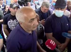 Сотрудники Наирита вышли после встречи с помощником премьер-министра