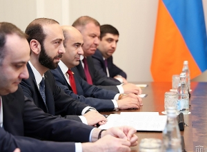 Делегация во главе с Араратом Мирзояном встретилась с Вячеславом Володиным