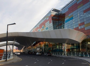 «Զվարթնոց» օդանավակայանում հայտնաբերվել է գումարով դրամապանակ