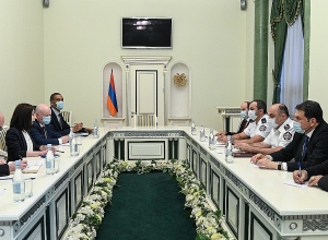 Արթուր Դավթյանը ԵԽԽՎ զեկուցողին ծանոթացրել է Ադրբեջանի ԶՈՒ կողմից իրականացված ռազմական հանցագործությունների փաստերին