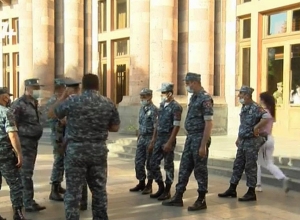 Քաղաքացիները Կառավարության շենքի մոտ են․ ՈՒՂԻՂ