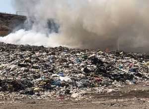 Մասիս քաղաքի աղբավայրի հրդեհման հետևանքով քաղաքն ու հարակից գյուղերը ծխի մեջ են հայտնվել․ ահազանգ