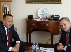 Новоназначенный посол Монголии вручил копии верительных грамот замглаве МИД