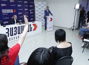 Азербайджан никогда не должен диктовать Армении повестку дня: Роберт Кочарян