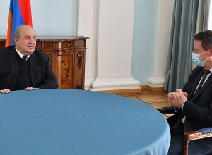 Армен Саркисян принял посла Франции Джонатана Лакота