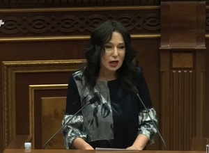 ՊՆ նախարարը հայտարարում է՝ դե ի՞նչ է եղել որ, մարդիկ իրանց համար հով լռված են․ Զոհրաբյան