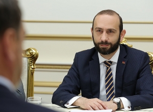 Арарат Мирзоян говорил с послом Аргентины о праве НКР на самоопределение