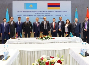 Վահան Քերոբյանը հանդիպել է Ղազախստանի բարձրաստիճան պաշտոնյաների հետ