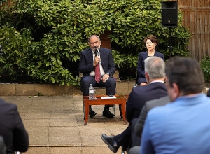 Նիկոլ Փաշինյանը հանդիպել է Ֆրանսիայի հայ համայնքի ներկայացուցիչներին