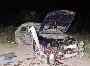 Արմավիրի մարզում Opel-ը բախվել է հողաթմբին և գլխիվայր շրջվել