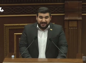 Первая женщина блока Кочаряна госпожа Григорян говорит о морали: Алексанян