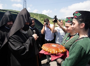  Կաթողիկոսն այսօր մեկնել է Սյունիք և Արցախի Հանրապետություն 