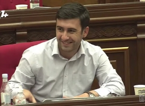 Госпожа Барсегян - моя жена: Сос Аветисян не примет участия в обсуждении