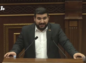 Это уникальная наглость, когда представитель Кочаряна здесь с усмешкой говорит: вы не боитесь Кочаряна?