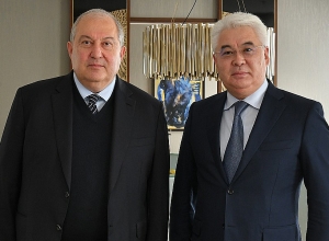 Արմեն Սարգսյանը հանդիպել է Ղազախստանի արդյունաբերության և ենթակառուցվածքների նախարարի հետ