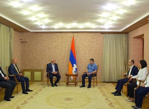 Արայիկ Հարությունյանն ընդունել է Պերճ  Սեդրակյանի գլխավորած պատվիրակությանը