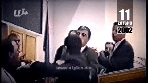 Օրացույց հունիսի 11-ը. Գործին խառնվում է Լևոն Տեր-Պետրոսյանը, ով եկել էր ՆԳՆ Վանո Սիրադեղյանի հետ