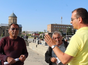 «Ազատ Հայրենիք»-ին բանակաշինության և քաղաքաշինության վերաբերյալ հարցեր ուղղեցին