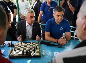 Չեմ էլ հիշում՝ հայհոյել ենք, չենք հայհոյել. ինչ են զրուցել Սերժ Սարգսյանն ու Օնիկ Գասպարյանը