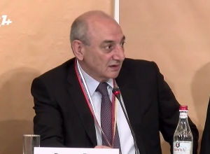 Ես չէի ցանկանա իմ մեկնաբանությամբ լրացուցիչ հակասություն առաջ բերել․ Բակո Սահակյան