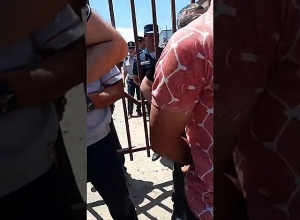 Жители Неркин Хндзореска перекрыли дорогу, чтобы бывший глава общины вновь не совершил противоправное действие