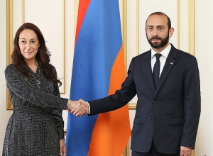 Ա․ Միրզոյանը Իտալիայի Սենատի փոխնախագահի հետ քննարկել է ԼՂ շուրջ ստեղծված իրավիճակը