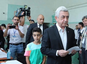 Серж Саркисян проголосовал