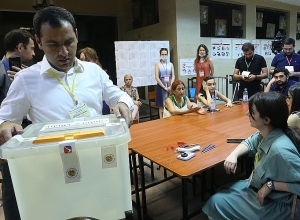 Результаты голосования, полученные из 80 избирательных участков: ЦИК