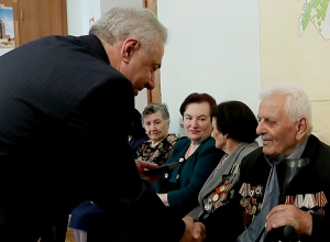 Վաղարշակ Հարությունյանը հարգանքի տուրք է  մատուցել Մեծ հայրենականում  զոհված մարտիկների հիշատակին