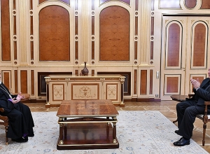 Նախագահ Արմեն Սարգսյանին ծննդյան օրվա առթիվ շնորհավորել է Ամենայն Հայոց Կաթողիկոսը