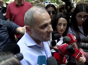 Пашиняну пожали руку те, кто кричали: предатель, враг народа – получается, это была война за кресло