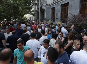 Արմեն Չարչյանը քաղբանտարկյալ է. նրա հանդեպ անմարդկային վերաբերմունք են ցուցաբերում. Գեղամ Մանուկյան