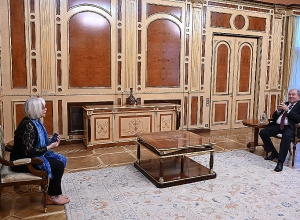 Президент Армен Саркисян принял Нору Армани