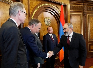 Никол Пашинян встретился с главами МИД стран ЕС