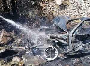 Մեքենան այրվել է, վարորդը և ուղևորը հոսպիտալացվել են