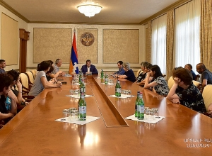 Արայիկ Հարությունյանն ընդունել է 44-օրյա պատերազմի ժամանակ անհայտ կորած զինծառայողների մի խումբ հարազատների