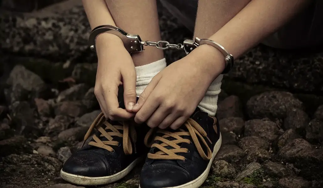 ձերբակալված անչափահաս աղջիկ