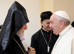 Արամ Ա կաթողիկոսը շուտափույթ ապաքինում է մաղթել Հռոմի Ֆրանցիսկոս պապին