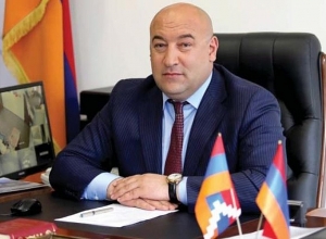 Խուզարկում են Քաջարանի համայնքապետ Մանվել Փարամազյանի բնակարանը