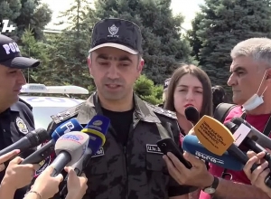 Պարեկային մեքենաների վրա հայերեն գրված չէ, որ դրսից հյուրերը ճանաչեն ոստիկանությանը. Ֆիդանյան