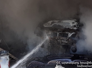 Ավտոտեխսպասարկման կետում մեքենա է վառվել