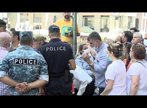 Հրմշտոց Հյուսիսային պողոտայում. իրանցիները շտապում են պատվաստվել