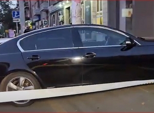 Պարեկները հետապնդել են հետախուզվող «Լեքսուսին», կանգնեցրել այն ու վարորդին բերման ենթարկել