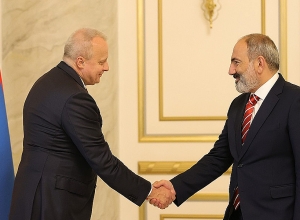 Никол Пашинян принял посла РФ Сергея Копыркина